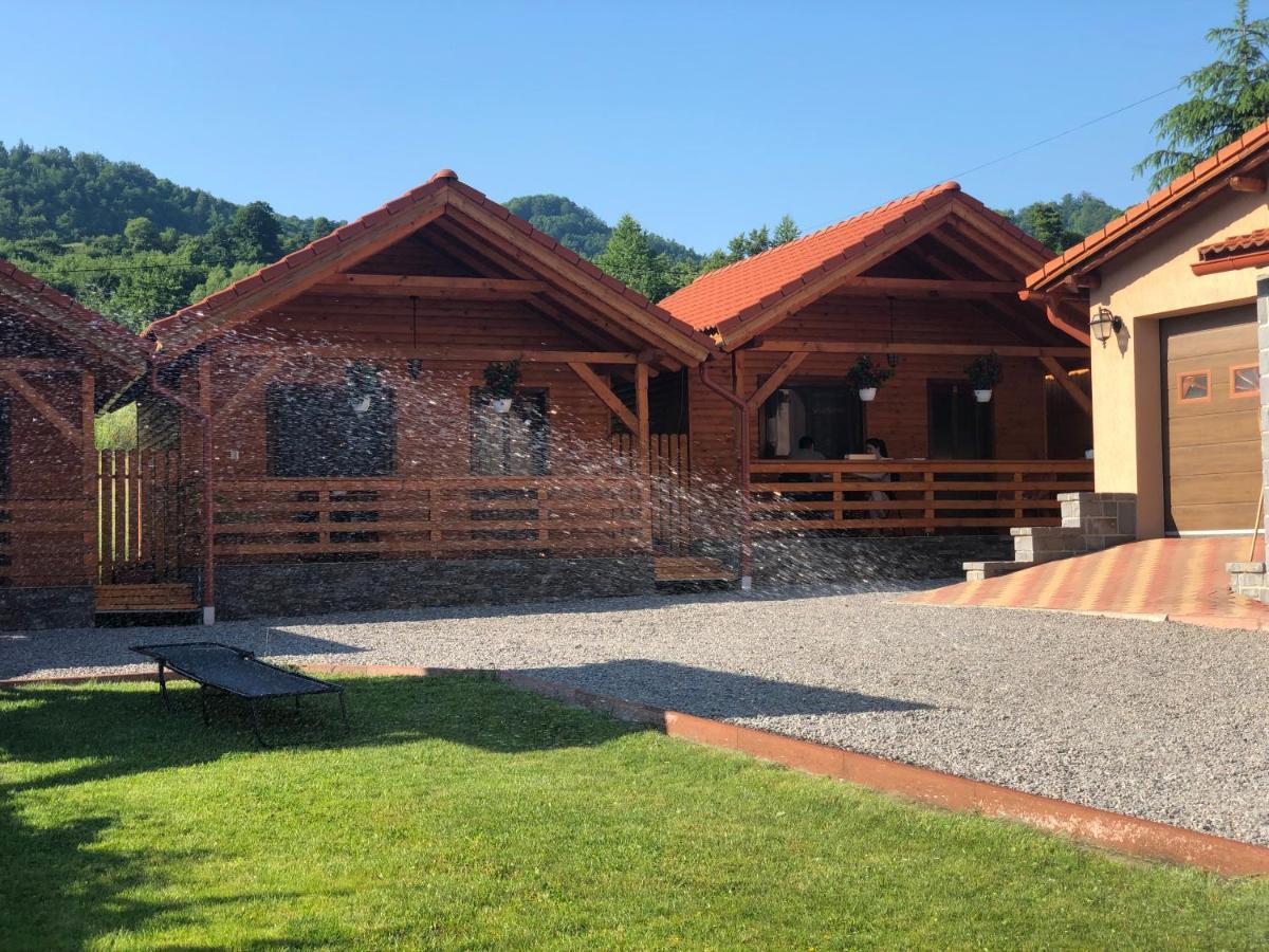 Riverside Woodhouses Praid Exterior photo